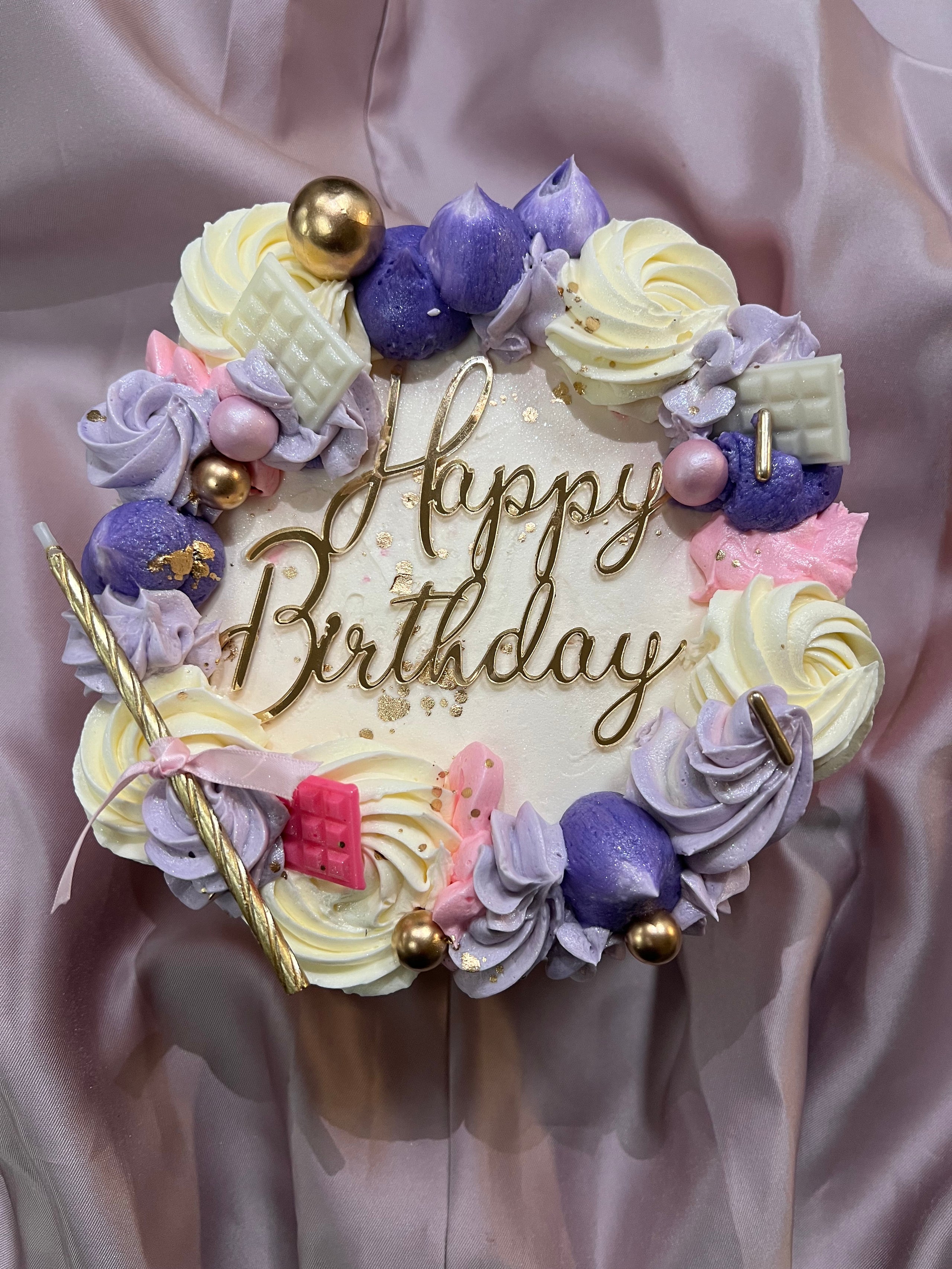 Birthday Cakes w Vanilla Frosting newest Round